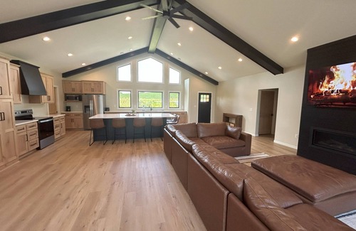 Alexandria Cabin | Lake Life-4-bedroom single level cabin.