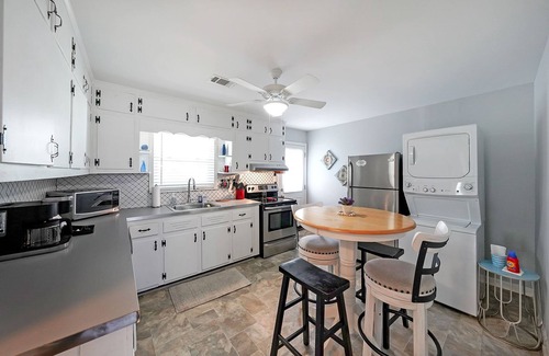 Acworth Apartment | Lake Life C - Apartment in Downtown Lake Acworth