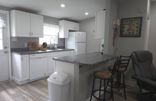 Elberton House | Lake Life is Better at Angler's Retreat at Lakes Russell and Strom Thurmond!