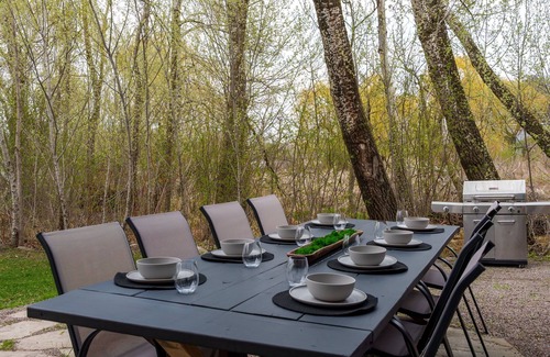 Forest Lake House | Lake life near the cities! Kayak, swim, fish, relax.