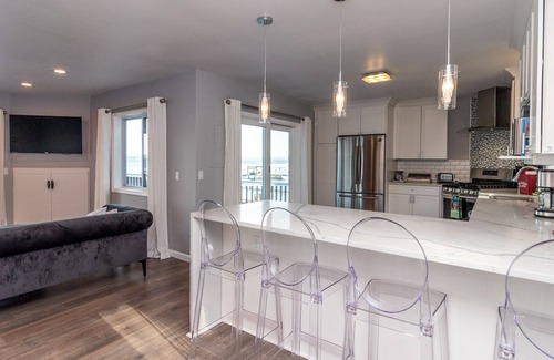 Geneva Cottage | Lake Life: Wine Country and Lake Living