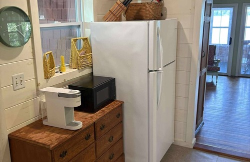 Richmond Cabin | Lake Living for 6 at Spring Cove off I295