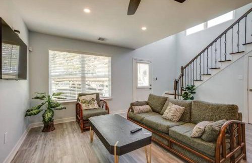 Onalaska House | Lake Livingston Getaway w/ Balcony + Water View!