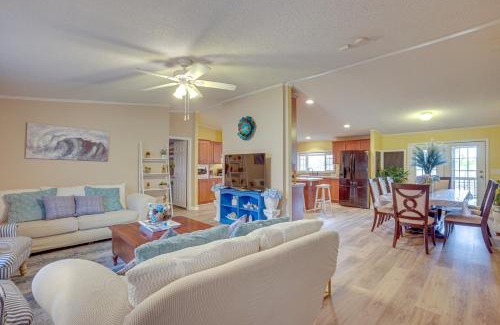 Oakhurst House | Lake Livingston Home with Dock and Deck!