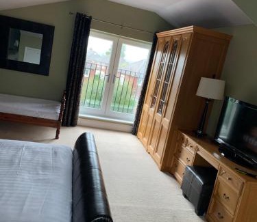 Littleborough Hotel | Lake Lounge Rooms