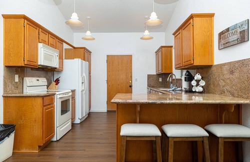 Sunridge Estates House | "Lake Lounge" w/Pool & Spa 5 mins from Lake Mohave