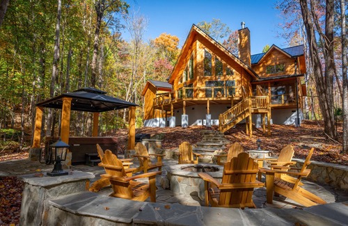 Lake Lure Cabin | Lake Lure Log Cabin Suite - Hot Tub, Fire Pit, Grill, + All Resort Amenities