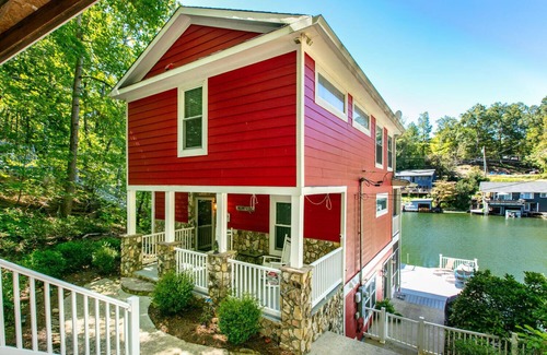 Lake Lure Cottage | Lake Lure Opens May 2026 Tucked Away Gem: Lakefront, 3Fireplaces