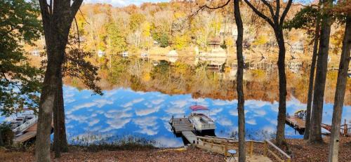 Penrod House | Lake Malone ky Lake shore home right on water with private boat dock, A Shore Thing