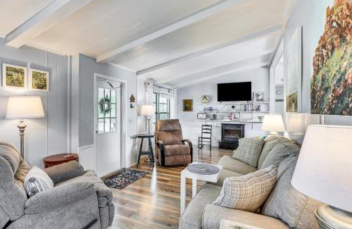 Summerton House | Lake Marion Home Kayaks, Dock, Waterfront Fun!