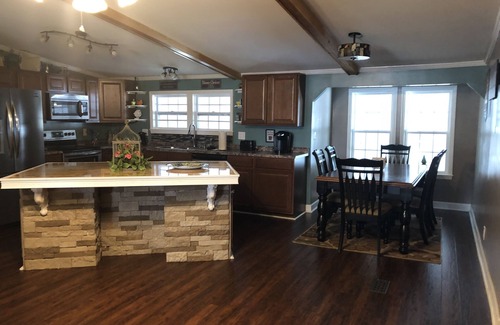 Manning House | LAKE MARION LAKE FRONT VACATION RENTAL