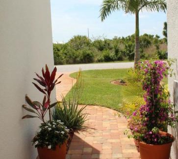 Englewood East House | Lake Marlin Villa