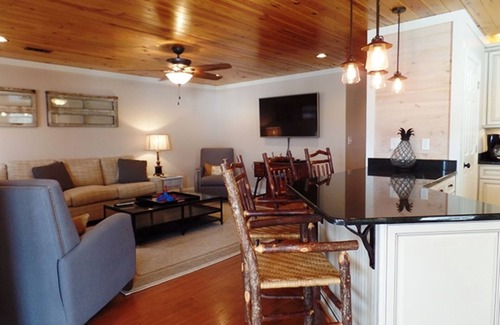 Jacksons' Gap House | Lake Martin > Lake Front Home