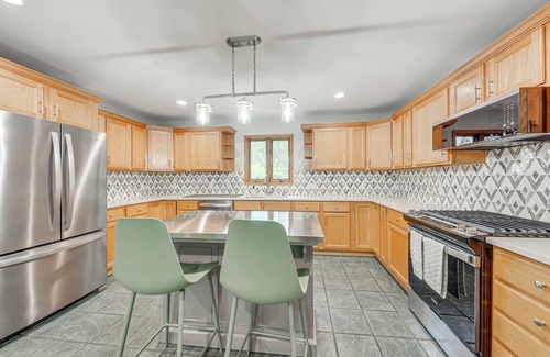 Twin Lakes Condo | Lake Mary View: Pickleball Paradise Penthouse Unit