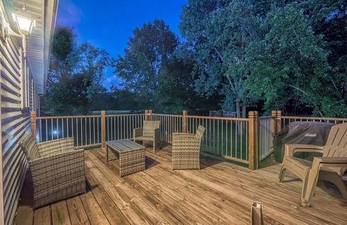 Bridgman House | Lake Mi Getaway w/hot tub - Relax on 2 acres-plenty of space to unwind