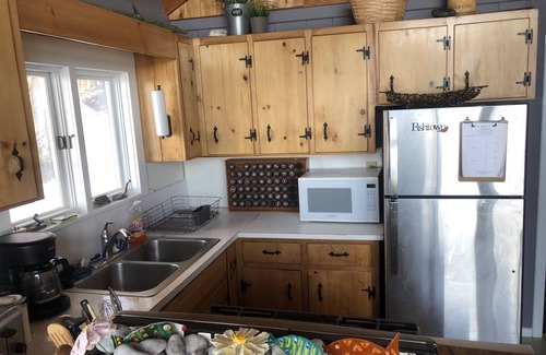 Lake Leelanau House | Lake MI Private Beach; fireplace, Sunsets. Close to Fishtown & Sleeping Bear