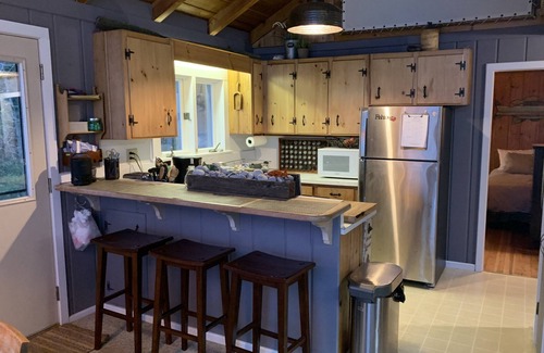 Lake Leelanau House | Lake MI Private Beach; fireplace, Sunsets. Close to Fishtown & Sleeping Bear