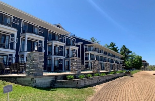 Traverse City Condo | Lake Michigan Beach condo Traverse City East Bay
