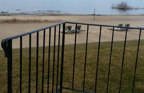 Traverse City Condo | Lake Michigan Beach condo Traverse City East Bay