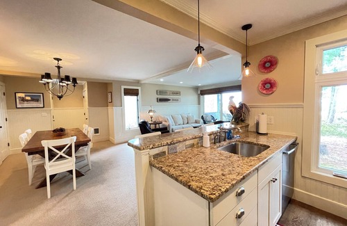 Glen Arbor Condo | Lake Michigan Condo/2 BD/2 BTH/Sleeps 5/Wilderness 8/Glen Arbor