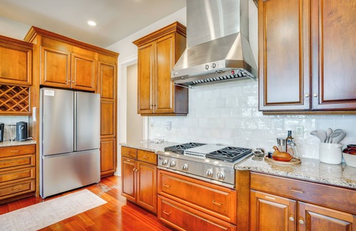 Newton House | Lake Michigan Gem: Private Beach & Game Room