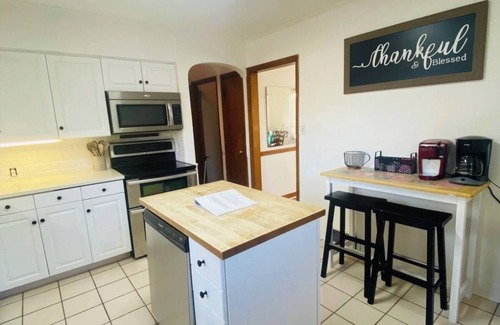 Lincoln Charter Township House | Lake Michigan Getaway - Jacuzzi Tub - PET FRIENDLY