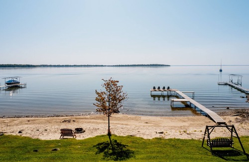 Northport House | Lake Michigan lakefront gem on Northport Bay in the Village of Northport, MI
