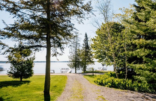 Northport House | Lake Michigan lakefront gem on Northport Bay in the Village of Northport, MI