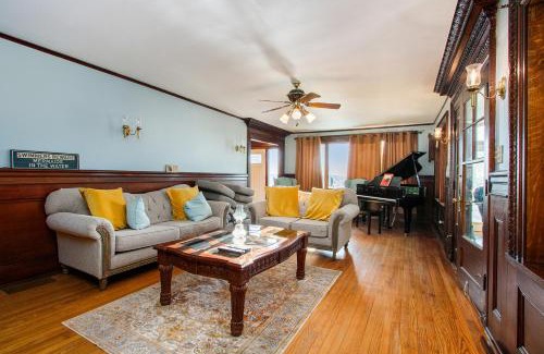 Lake Michigan Beach House | Lake Michigan Retreat- Upper Duplex