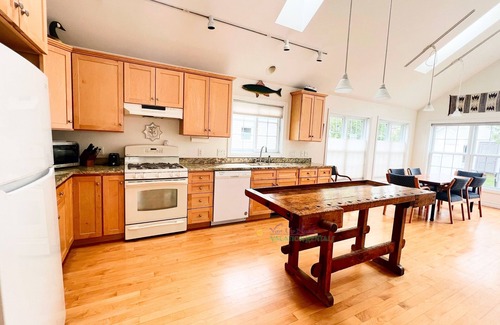 Empire House | Lake Michigan Sandy Beach is a short walk! Home in Downtown Empire, Grill