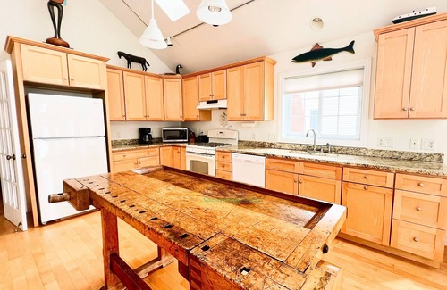 Empire House | Lake Michigan Sandy Beach is a short walk! Home in Downtown Empire, Grill