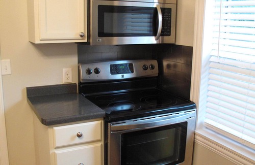 Racine House | Lake Michigan Waterfront Kenosha Retreat For Eight People!