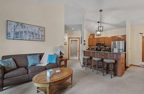 North Woodstock Condo | ~Lake & Mountain Resort~ w/Clubhouse, Pool, Hot Tub