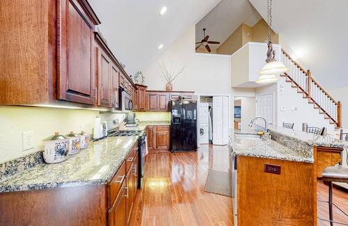 Hiawassee House | Lake & Mountain-View Hideaway w/Fireplace, AC, WiFi & 4 TVs - Dogs Welcome