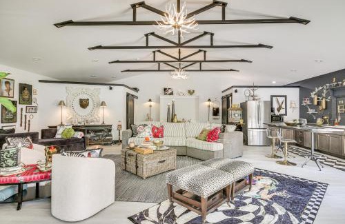 Prosperity Apartment | Lake Murray Studio with Pool and Hot Tub in Prosperity