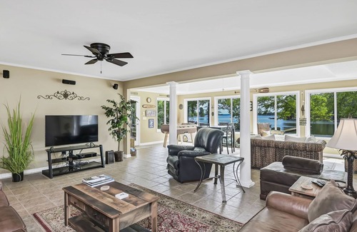 Chapin House | Lake Murray Tranquility