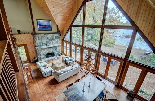 Muskoka Lakes House | Lake Muskoka Executive Cottage