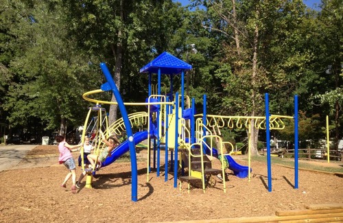 Mocksville Resort | Lake Myers Lakeside Villa 16