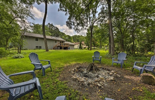 Delafield House | Lake Nagawicka Home - 2 Blocks to Boat Launch