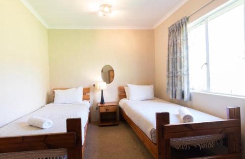 Drakensberg Gardens Resort | Lake Naverone Holiday Cottages