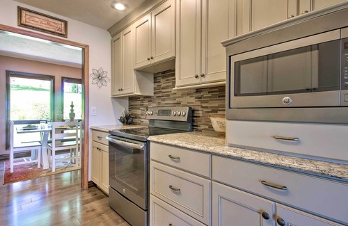 Mountain Home House | Lake Norfork Home w/Waterview Patio + Balcony