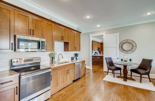Mount Mourne House | Lake Norman Escape by SoCharm | Hot Tub, Games, and Private Beach