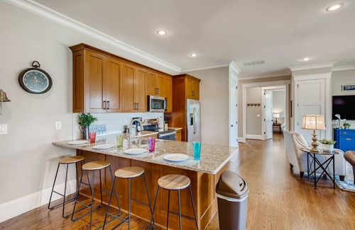 Mount Mourne House | Lake Norman Escape by SoCharm | Hot Tub, Games, and Private Beach