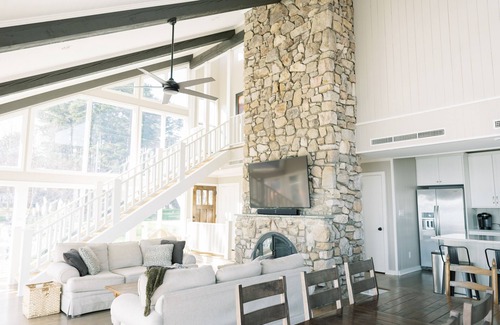 Denver House | Lake Norman Lakefront Vacation Home 5BR 3.5ba Denver, NC