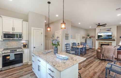 Mooresville Apartment | Lake Norman - Tranquility Cove - Beautiful Lakefront Apartment