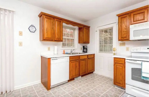 Westport Ski Chalet | Lake Norman Vacation House near Charlotte! *new*