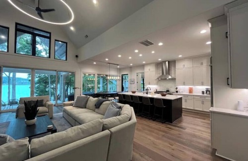 Lake Oconee House | Lake Oconee Georgia - Lakefront Retreat near University of Georgia & Augusta
