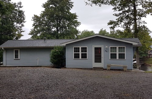 Marion House | Lake of Egypt lake front with large two level deck