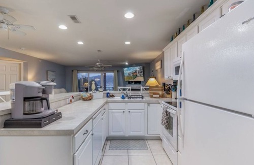 Camdenton Condo | Lake of the Ozarks Premier lakefront 3-bedroom condo. Fishing, Swimming,boating.
