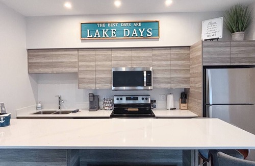 Vernon Condo | Lake Okanagan Cozy Beach Condo! Corner Penthouse w/180° Views
